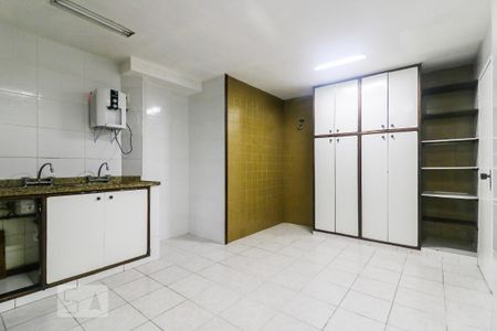 Apartamento à venda com 200m², 4 quartos e 1 vagaCozinha