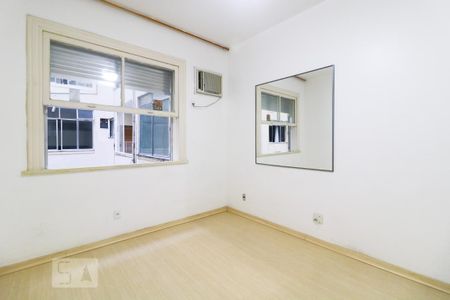 Quarto 1 de apartamento à venda com 4 quartos, 200m² em Copacabana, Rio de Janeiro