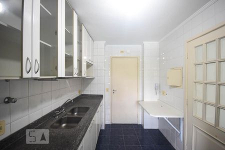Cozinha de apartamento à venda com 2 quartos, 94m² em Vila Suzana, São Paulo