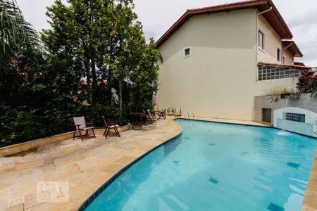 Casa de condomínio à venda com 110m², 2 quartos e 1 vagaPiscina