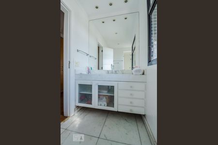 Banheiro Suíte 2 de apartamento à venda com 4 quartos, 319m² em Campo Belo, São Paulo