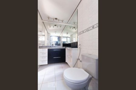 Apartamento para alugar com 124m², 3 quartos e 3 vagas Apartamento para alugar com 124m², 3 quartos e 3 vagasBanheiro suite