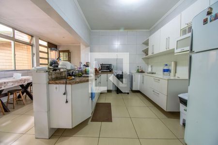 Casa à venda com 220m², 3 quartos e 3 vagas Casa à venda com 220m², 3 quartos e 3 vagasCozinha