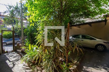 Casa à venda com 220m², 3 quartos e 3 vagas Casa à venda com 220m², 3 quartos e 3 vagasJardim