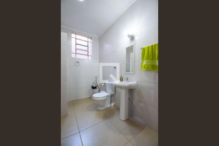 Casa à venda com 220m², 3 quartos e 3 vagas Casa à venda com 220m², 3 quartos e 3 vagasBanheiro Social 2