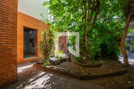 Casa à venda com 220m², 3 quartos e 3 vagas Casa à venda com 220m², 3 quartos e 3 vagasJardim