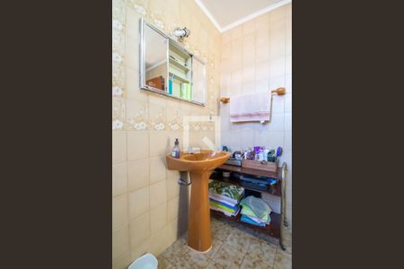 Casa à venda com 220m², 3 quartos e 3 vagas Casa à venda com 220m², 3 quartos e 3 vagasBanheiro Social 1