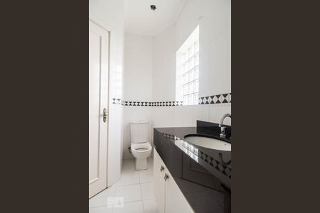 Casa à venda com 250m², 3 quartos e sem vagaBanheiro Suíte 2