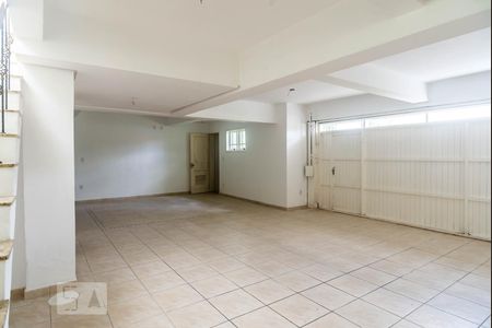 Casa à venda com 250m², 3 quartos e sem vagaGaragem