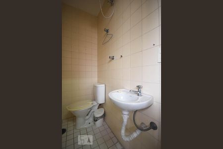 Apartamento para alugar com 100m², 2 quartos e 2 vagasBanheiro de serviço