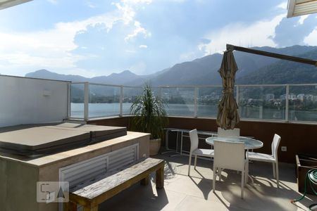 Apartamento à venda com 110m², 2 quartos e 1 vagaÁrea externa - segundo andar