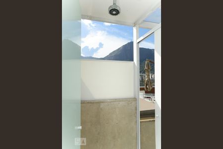 Apartamento à venda com 110m², 2 quartos e 1 vagaChuveiro área externa - segundo andar