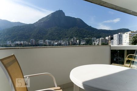 Apartamento à venda com 110m², 2 quartos e 1 vagaVaranda - primeiro andar