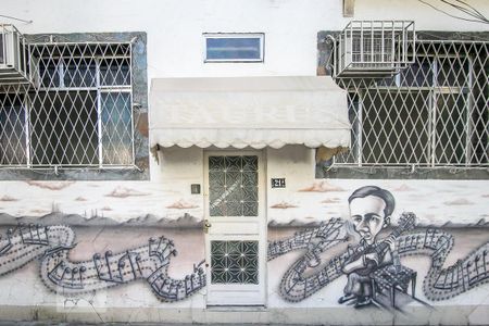 Apartamento para alugar com 100m², 3 quartos e sem vaga Apartamento para alugar com 100m², 3 quartos e sem vagaFachada