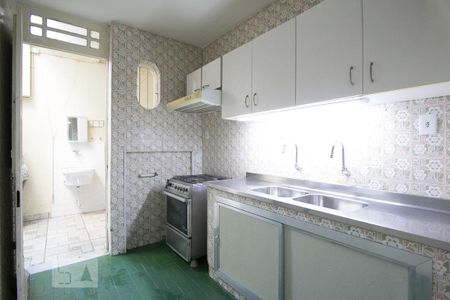 Apartamento para alugar com 100m², 3 quartos e sem vaga Apartamento para alugar com 100m², 3 quartos e sem vagaCozinha/Armários