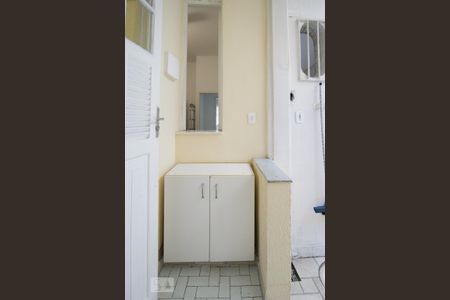 Apartamento para alugar com 100m², 3 quartos e sem vaga Apartamento para alugar com 100m², 3 quartos e sem vagaArmário