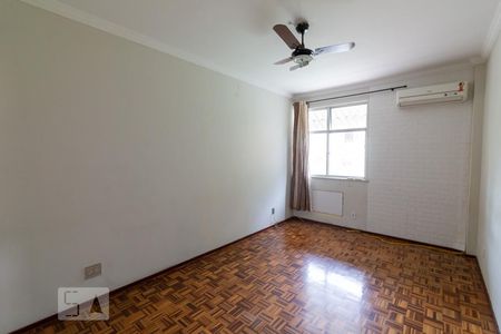 Apartamento à venda com 100m², 2 quartos e 1 vagaSuíte