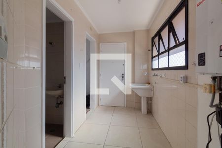 Apartamento para alugar com 322m², 4 quartos e 4 vagas Apartamento para alugar com 322m², 4 quartos e 4 vagasÁrea de Serviço