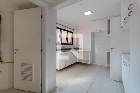 Apartamento para alugar com 322m², 4 quartos e 4 vagas Apartamento para alugar com 322m², 4 quartos e 4 vagasCozinha