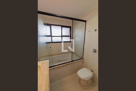 Apartamento para alugar com 322m², 4 quartos e 4 vagas Apartamento para alugar com 322m², 4 quartos e 4 vagasBanheiro da Suíte 3