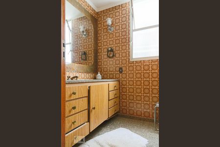 Apartamento à venda com 250m², 3 quartos e 3 vagasBanheiro 2/ Suite