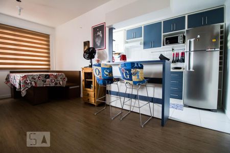 Cozinha de apartamento à venda com 1 quarto, 52m² em Santo Antônio, Porto Alegre