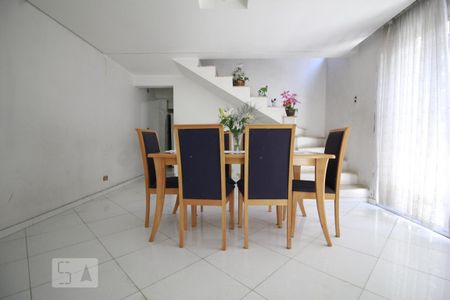 Sala de casa para alugar com 4 quartos, 126m² em Vila Praia, São Paulo