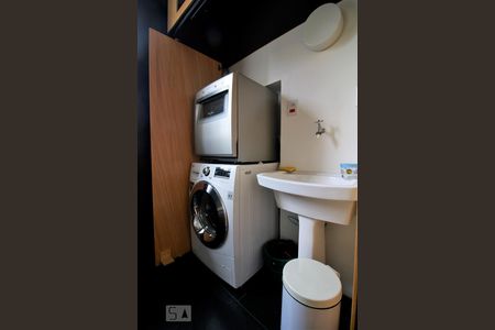 Área de serviço de apartamento para alugar com 1 quarto, 110m² em Parque do Morumbi, São Paulo