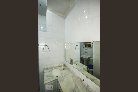 Banheiro de apartamento para alugar com 1 quarto, 36m² em Copacabana, Rio de Janeiro