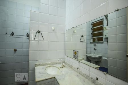 Banheiro de apartamento para alugar com 1 quarto, 36m² em Copacabana, Rio de Janeiro
