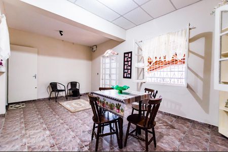 Sala 3 Ambientes de Casa com 1 quarto, 250m² Botafogo