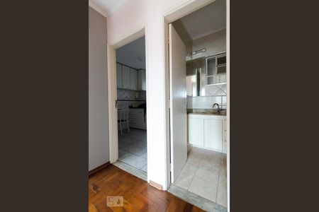 Corredor de apartamento à venda com 1 quarto, 40m² em Bosque, Campinas