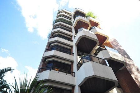 Apartamento à venda com 246m², 3 quartos e 4 vagasFachada