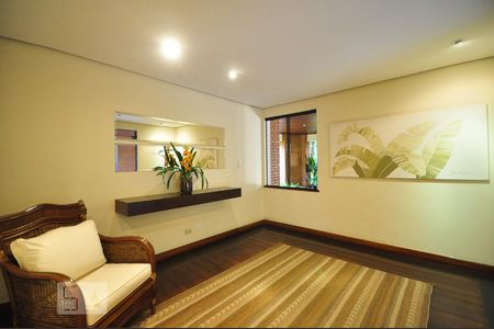 Apartamento à venda com 246m², 3 quartos e 4 vagasHall social