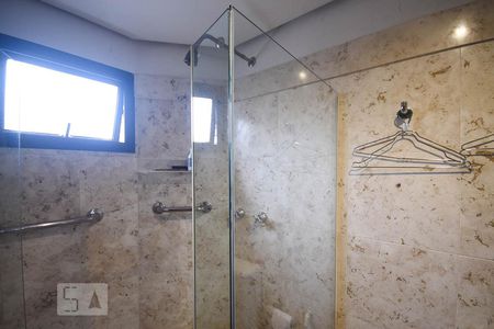 Apartamento à venda com 246m², 3 quartos e 4 vagasDetalhe do banheiro suíte 1