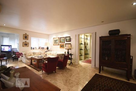 Sala de apartamento à venda com 3 quartos, 246m² em Fazenda Morumbi, São Paulo