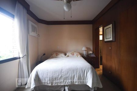 Apartamento à venda com 246m², 3 quartos e 4 vagasSuíte