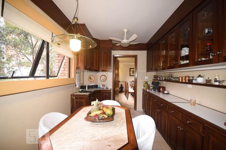 Apartamento à venda com 246m², 3 quartos e 4 vagasCopa