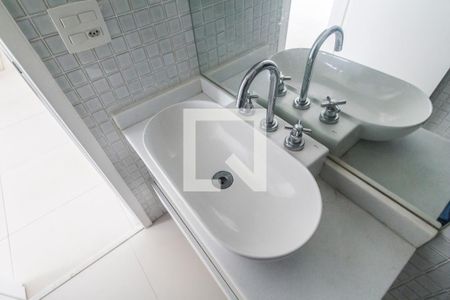Apartamento para alugar com 50m², 1 quarto e 1 vaga Apartamento para alugar com 50m², 1 quarto e 1 vagaDetalhe do banheiro