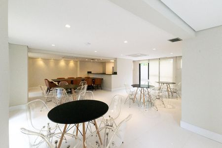 Apartamento para alugar com 47m², 1 quarto e 1 vagaSalão de Festas - Condomínio