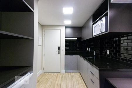 Cozinha de apartamento para alugar com 1 quarto, 38m² em Itaim Bibi, São Paulo