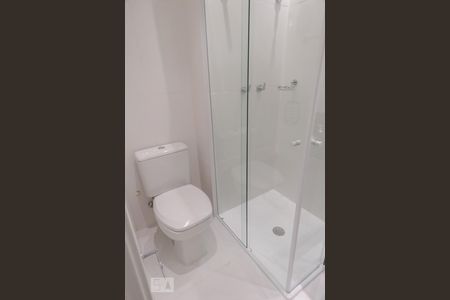 Banheiro de kitnet/studio para alugar com 1 quarto, 47m² em Vila Olímpia, São Paulo