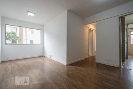 Sala de apartamento para alugar com 2 quartos, 70m² em Santo Amaro, São Paulo