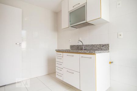 Cozinha de casa de condomínio para alugar com 3 quartos, 112m² em Vargem Pequena, Rio de Janeiro