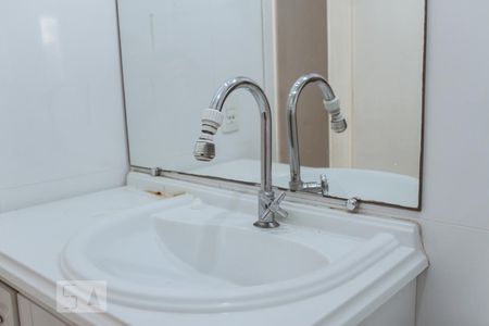 Banheiro - Torneira de apartamento para alugar com 2 quartos, 58m² em Santa Cecília, São Paulo