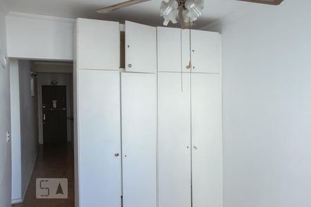 Apartamento à venda com 58m², 2 quartos e 1 vagaQuarto 2 - Armários