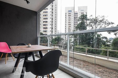 Varanda de kitnet/studio à venda com 1 quarto, 35m² em Real Parque, São Paulo