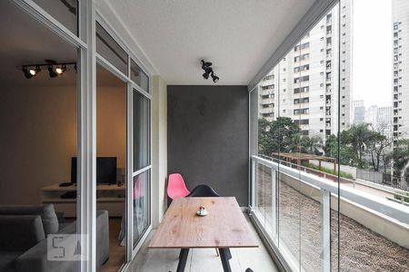 Varanda de kitnet/studio à venda com 1 quarto, 35m² em Real Parque, São Paulo