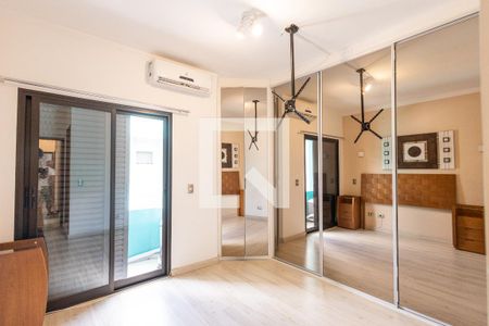 Casa de condomínio à venda com 180m², 3 quartos e 3 vagasSuite