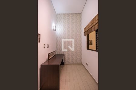 Casa de condomínio à venda com 180m², 3 quartos e 3 vagasEscritório